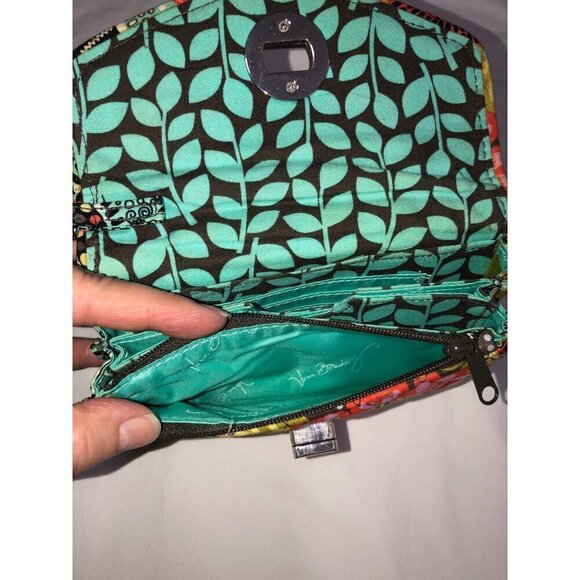 Vera Bradley Flower Shower Wristlet Clutch Wallet Phone Floral Turn Lock Quilted - Picture 7 of 9